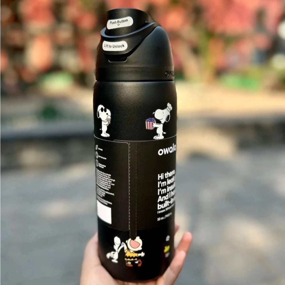 Owala Black Snoopy Stainless Water Bottle - Black
